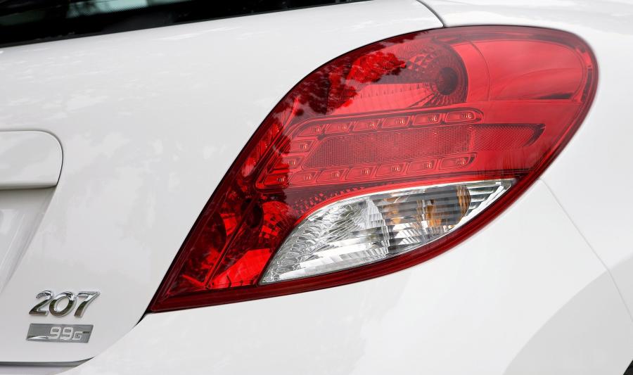  Peugeot 207 Economique 2009 года  (фото 2 из 10)